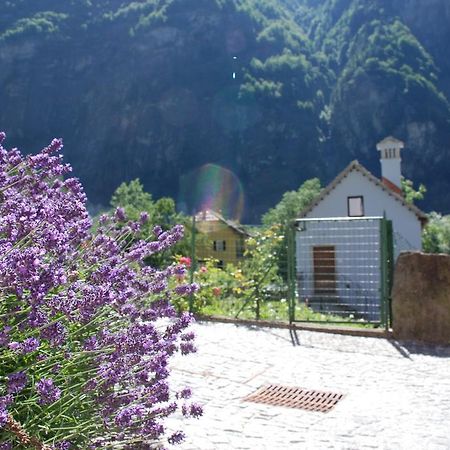 Ca' Del Borgo Hotell Cadarese Exteriör bild