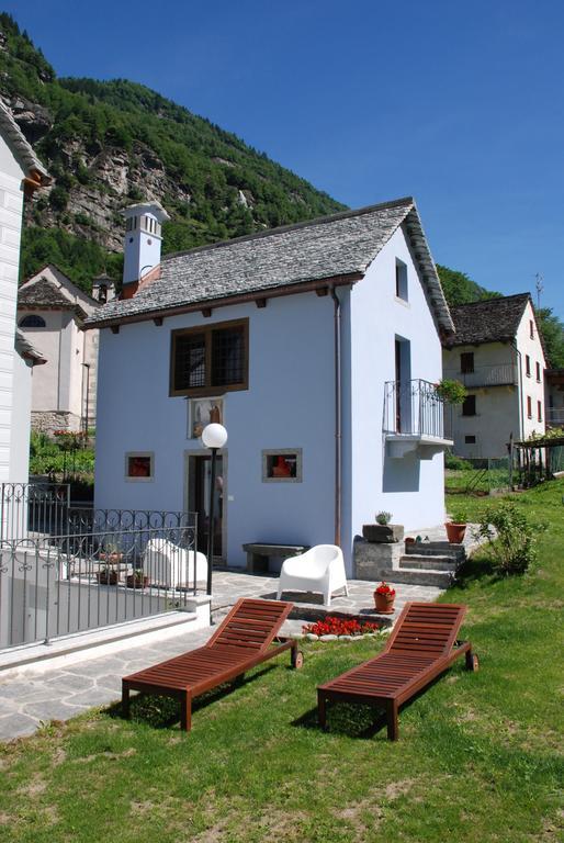 Ca' Del Borgo Hotell Cadarese Exteriör bild