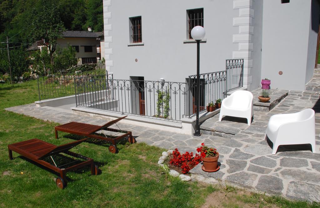 Ca' Del Borgo Hotell Cadarese Exteriör bild