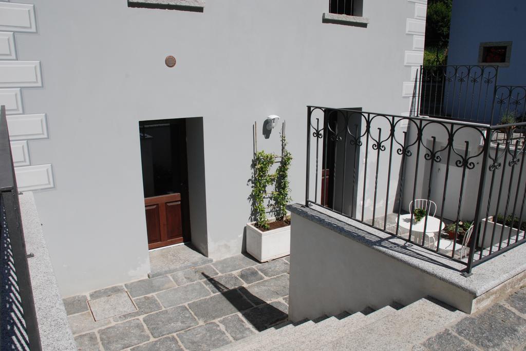 Ca' Del Borgo Hotell Cadarese Exteriör bild
