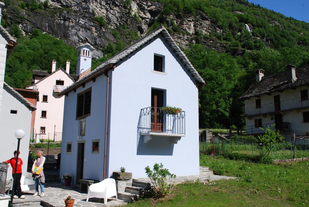 Ca' Del Borgo Hotell Cadarese Exteriör bild