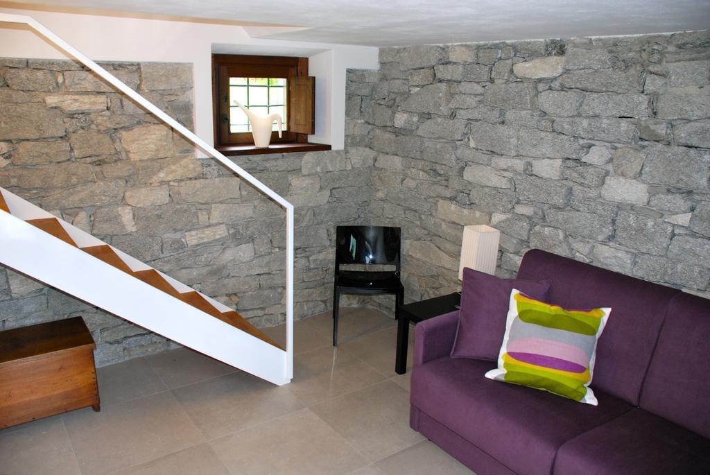 Ca' Del Borgo Hotell Cadarese Exteriör bild
